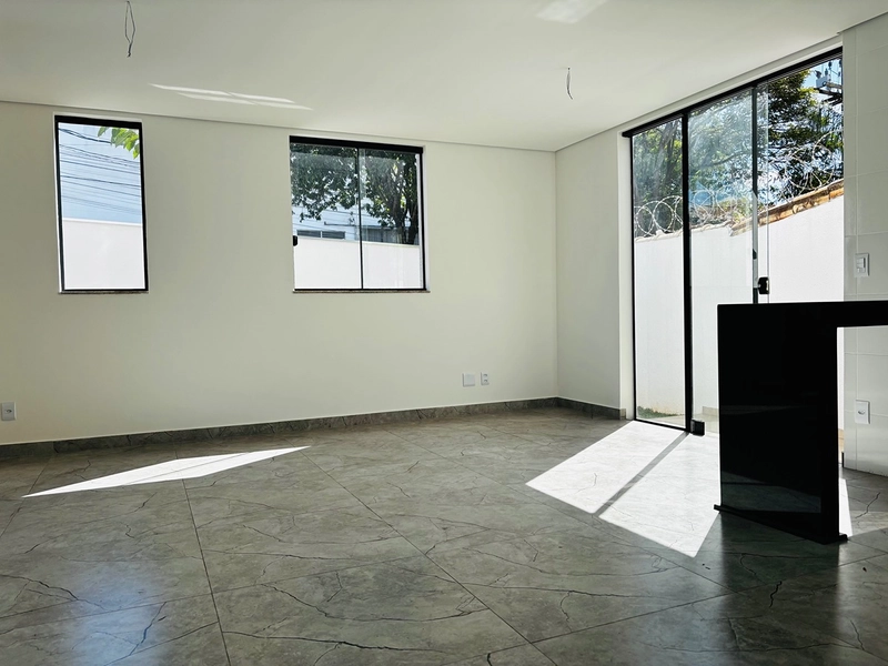 Casa nova, de esquina com quintal, 3 quartos | 1 suíte - Candelária : 7ª foto da galeria de imagens do imóvel