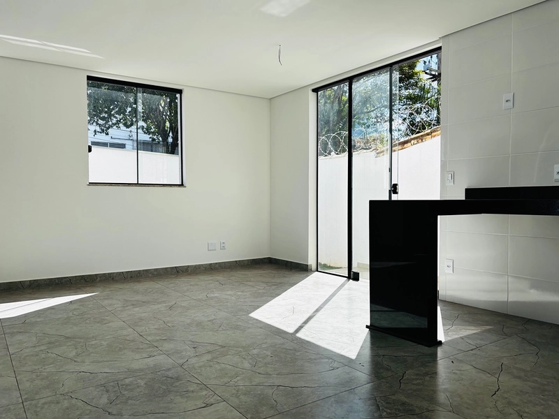 Casa nova, de esquina com quintal, 3 quartos | 1 suíte - Candelária : 12ª foto da galeria de imagens do imóvel