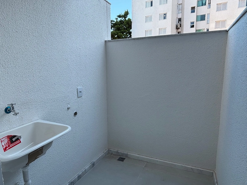 Apartamento com áreas externas e lazer no condomínio.: 3ª foto da galeria de imagens do imóvel