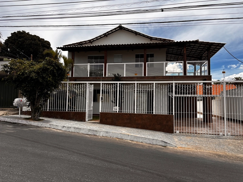 Encontre alegria cotidiana: casa com lazer completo e ambiente familiar.: 2ª foto da galeria de imagens do imóvel