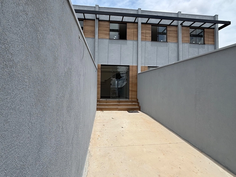 Casa Geminada com 2 suítes, fino acabamento e jardim suspenso.: 3ª foto da galeria de imagens do imóvel