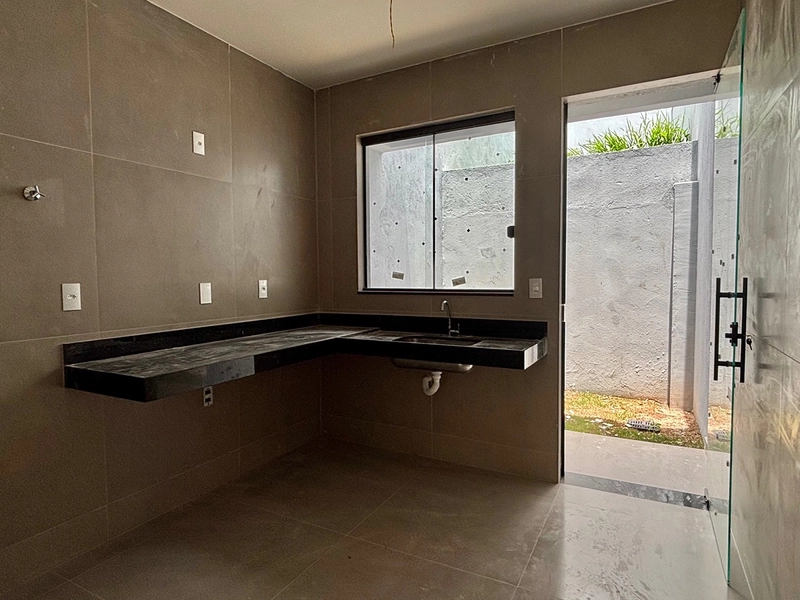 Casa Geminada com 2 suítes, fino acabamento e jardim suspenso.: 1ª foto da galeria de imagens do imóvel