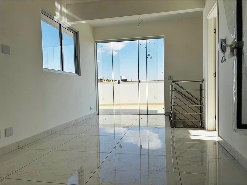 Sua vida elevada: espaço, tecnologia e privacidade em um só lar.: 4ª foto da galeria de imagens do imóvel