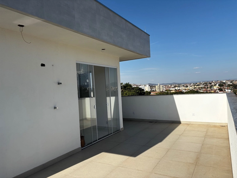 Sua vida elevada: espaço, tecnologia e privacidade em um só lar.: 2ª foto da galeria de imagens do imóvel