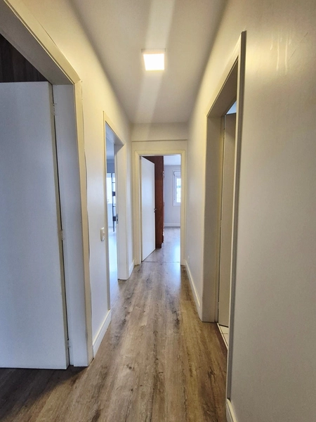 Apartamento Central - Localização Privilegiada. Semi Mobiliado próximo de tudo.: 4ª foto da galeria de imagens do imóvel
