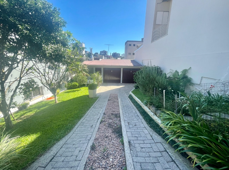 Casa com 4 dormitórios no bairro Rio Branco: 2ª foto da galeria de imagens do imóvel