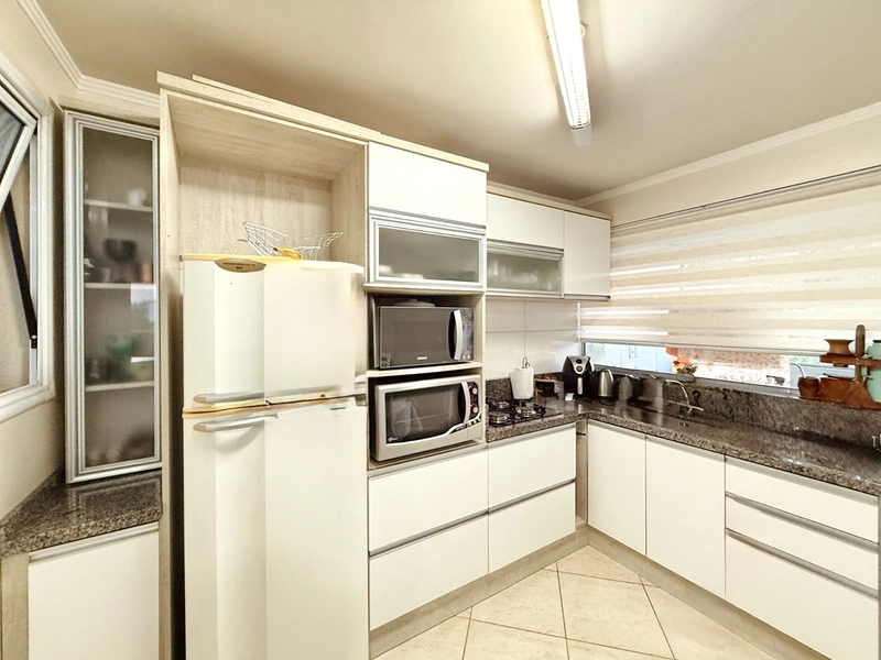 Mobiliado - Uma quadra da Jacob Luchese : 11ª foto da galeria de imagens do imóvel