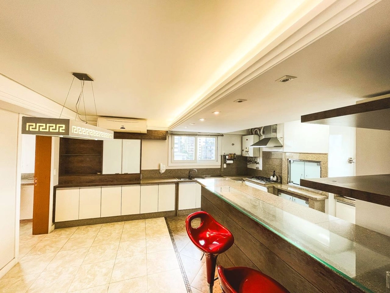Cobertura duplex semimobiliada em Lourdes: 3ª foto da galeria de imagens do imóvel