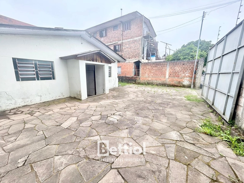 Terreno com duas construções no bairro Serrano.: 8ª foto da galeria de imagens do imóvel