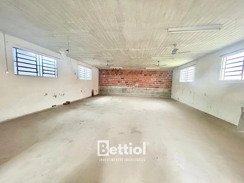 Terreno com duas construções no bairro Serrano.: 3ª foto da galeria de imagens do imóvel