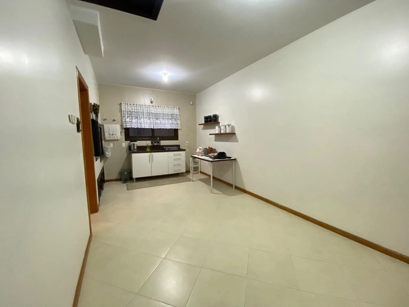 Casa próxima a UCS 100% mobiliada: 11ª foto da galeria de imagens do imóvel