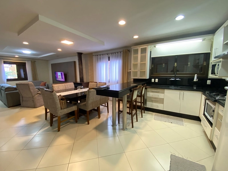 Casa próxima a UCS 100% mobiliada: 2ª foto da galeria de imagens do imóvel