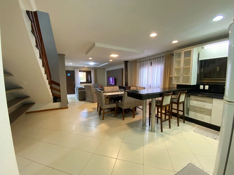 Casa próxima a UCS 100% mobiliada: 3ª foto da galeria de imagens do imóvel