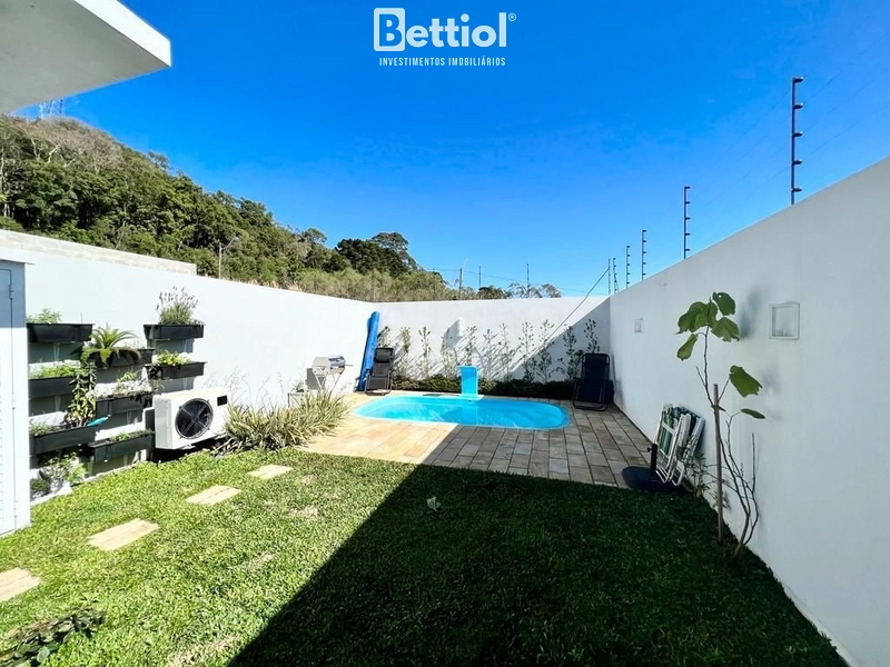 Sobrado com Piscina: 12ª foto da galeria de imagens do imóvel