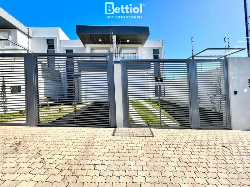 Sobrado com Piscina: 1ª foto da galeria de imagens do imóvel