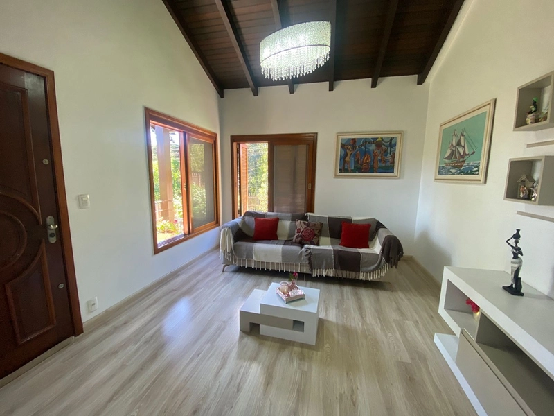 Casa de esquina, 2 dormitórios com suíte bairro Vila Verde.: 4ª foto da galeria de imagens do imóvel