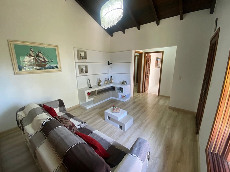 Casa de esquina, 2 dormitórios com suíte bairro Vila Verde.: 3ª foto da galeria de imagens do imóvel