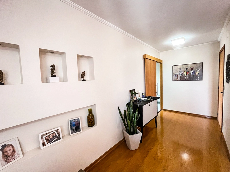 Apartamento semimobiliado no Santa Lúcia: 2ª foto da galeria de imagens do imóvel