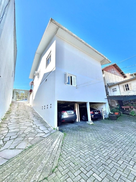 Casa 4 dormitórios no Sagrada Família: 7ª foto da galeria de imagens do imóvel