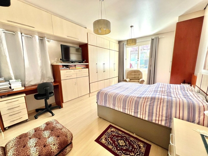 Casa 4 dormitórios no Sagrada Família: 11ª foto da galeria de imagens do imóvel