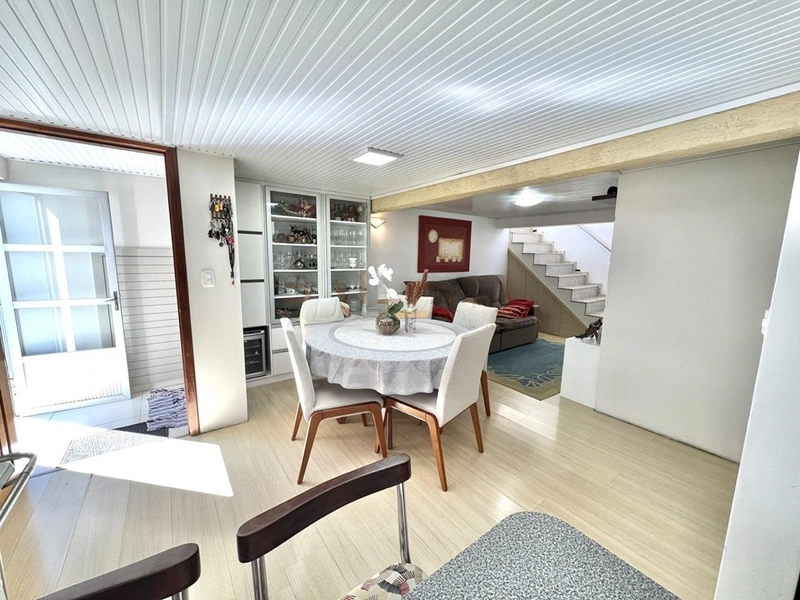 Casa 4 dormitórios no Sagrada Família: 5ª foto da galeria de imagens do imóvel