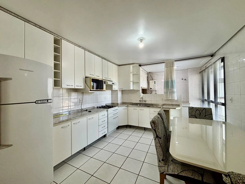 Apartamento Semimobiliado no Panazzolo: 3ª foto da galeria de imagens do imóvel