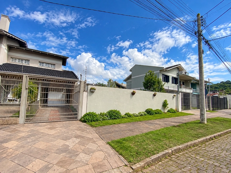 Terreno de Alto Padrão com 408m² em Rua Sem Saída no Bairro Santa Catarina: 2ª foto da galeria de imagens do imóvel