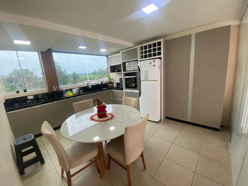 Sobrado semimobiliado triplex 3 suítes: 1ª foto da galeria de imagens do imóvel