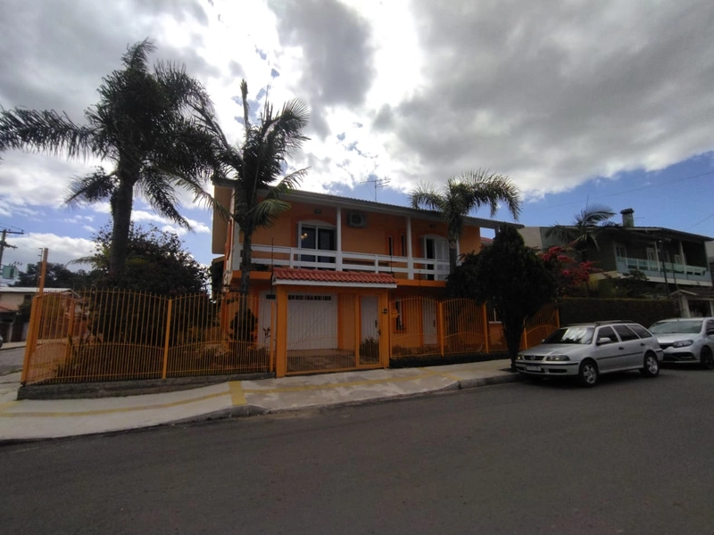 Casa de esquina no São Caetano: 1ª foto da galeria de imagens do imóvel