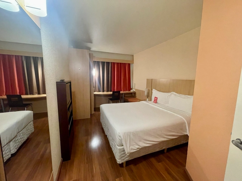 Quarto no Ibis Hotel em Caxias do Sul: 6ª foto da galeria de imagens do imóvel