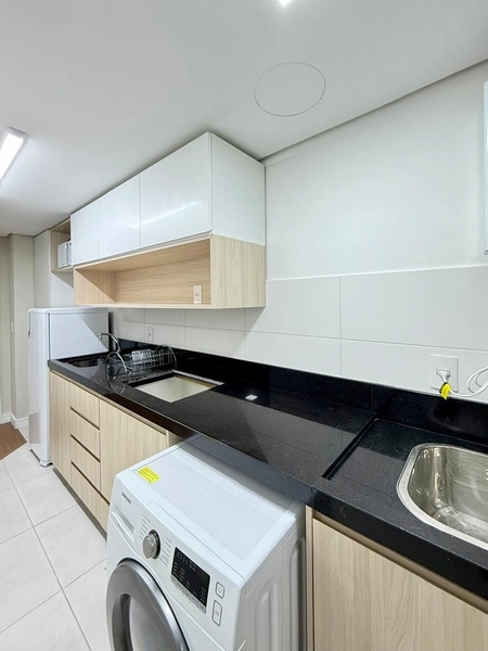 Apartamento Completo com Terraço, Lareira e Skybar – Ideal para Morar ou Investir: 8ª foto da galeria de imagens do imóvel