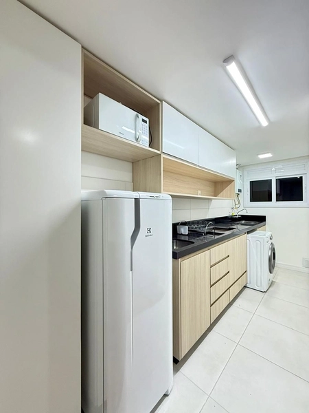 Apartamento Completo com Terraço, Lareira e Skybar – Ideal para Morar ou Investir: 5ª foto da galeria de imagens do imóvel