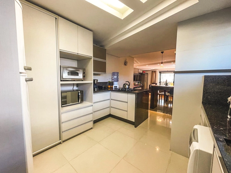 Apartamento semimobiliado com terraço em Lourdes: 3ª foto da galeria de imagens do imóvel