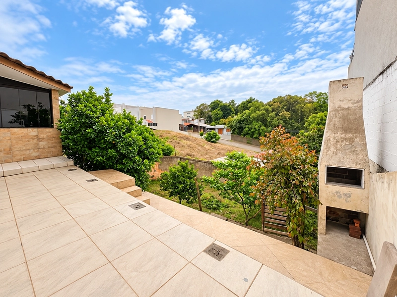 Ampla Casa Semi mobiliada á Venda no Bairro Cidade Nova: 1ª foto da galeria de imagens do imóvel