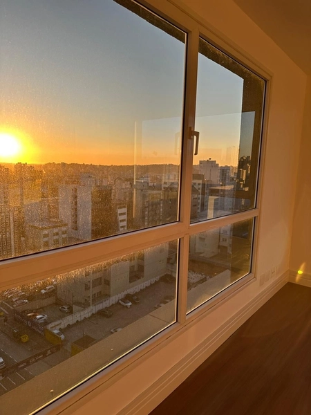 Sala Comercial no Centro com Box de Garagem – 13º Andar: 2ª foto da galeria de imagens do imóvel