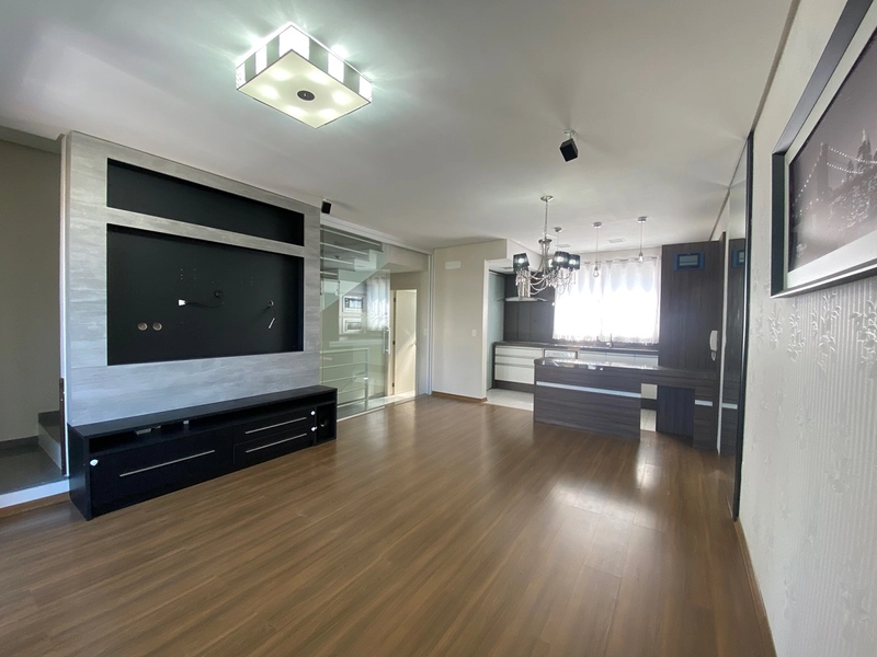 Sobrado Triplex,  3 dormitórios, com suíte, semi mobiliado: 1ª foto da galeria de imagens do imóvel