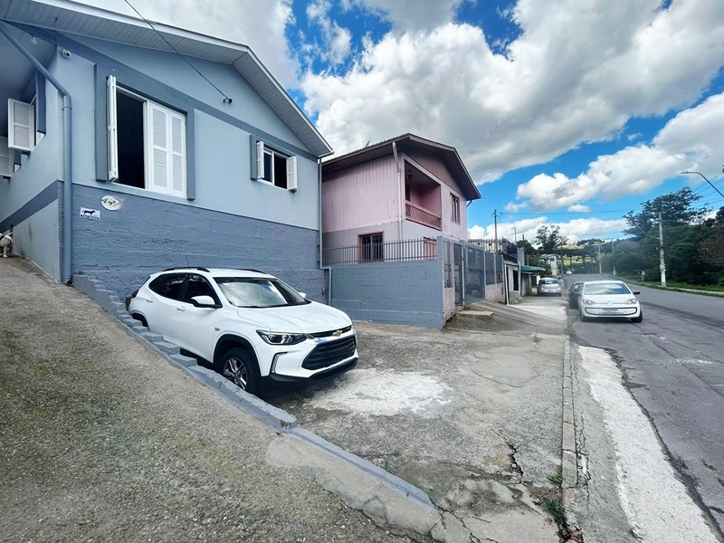 Casa em ótimo estado com 4 dormitório sendo 1 suíte.: 2ª foto da galeria de imagens do imóvel