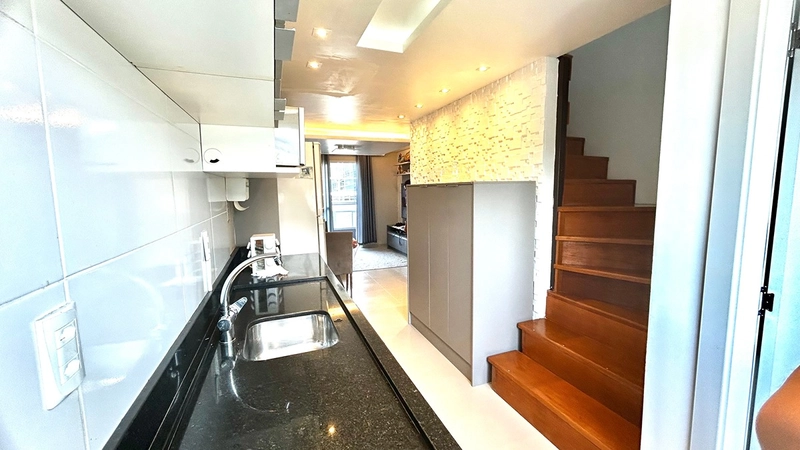 Sobrado triplex com entrada individual - semi mobiliado no bairro Bela Vista: 5ª foto da galeria de imagens do imóvel