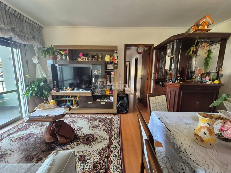 Apartamento com sacada ampla na Sala e outra na suíte. Com Churrasqueira e localização privilegiada.: 4ª foto da galeria de imagens do imóvel