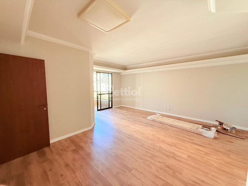Apartamento no coração de São Pelegrino com localização privilegiada. Próximo ao Shopping San Pelegrino, comércios em geral, restaurantes, em frente a igreja São Pelegrino. : 3ª foto da galeria de imagens do imóvel