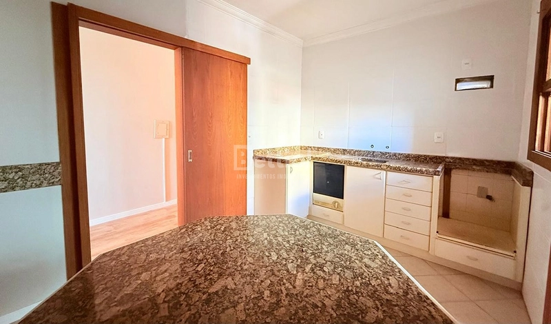 Apartamento no coração de São Pelegrino com localização privilegiada. Próximo ao Shopping San Pelegrino, comércios em geral, restaurantes, em frente a igreja São Pelegrino. : 6ª foto da galeria de imagens do imóvel