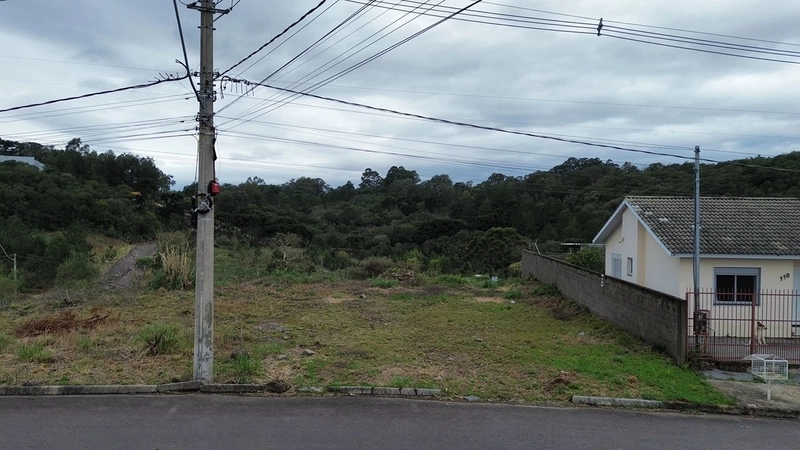 Terreno 300m2 no São Giácomo: 4ª foto da galeria de imagens do imóvel
