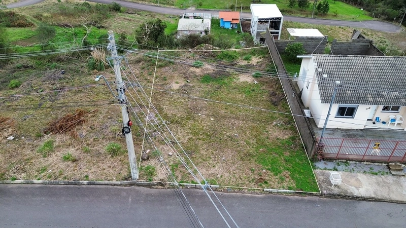 Terreno 300m2 no São Giácomo: 3ª foto da galeria de imagens do imóvel