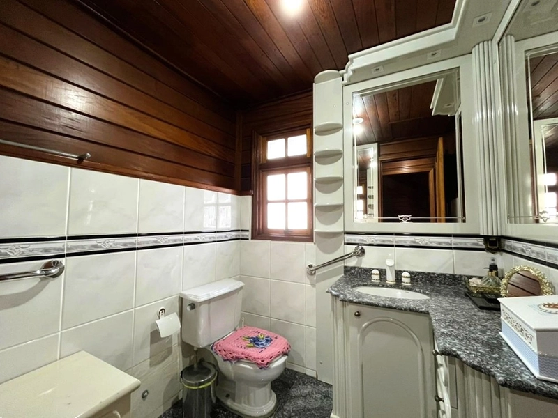 Casa de Esquina no Bairro Salgado Filho: 17ª foto da galeria de imagens do imóvel