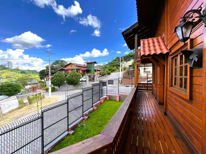 Casa de Esquina no Bairro Salgado Filho: 8ª foto da galeria de imagens do imóvel