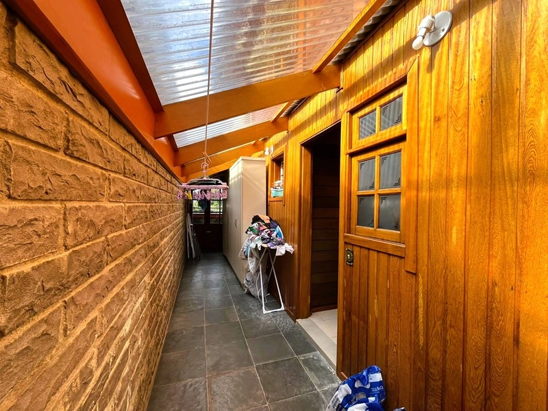 Casa de Esquina no Bairro Salgado Filho: 11ª foto da galeria de imagens do imóvel