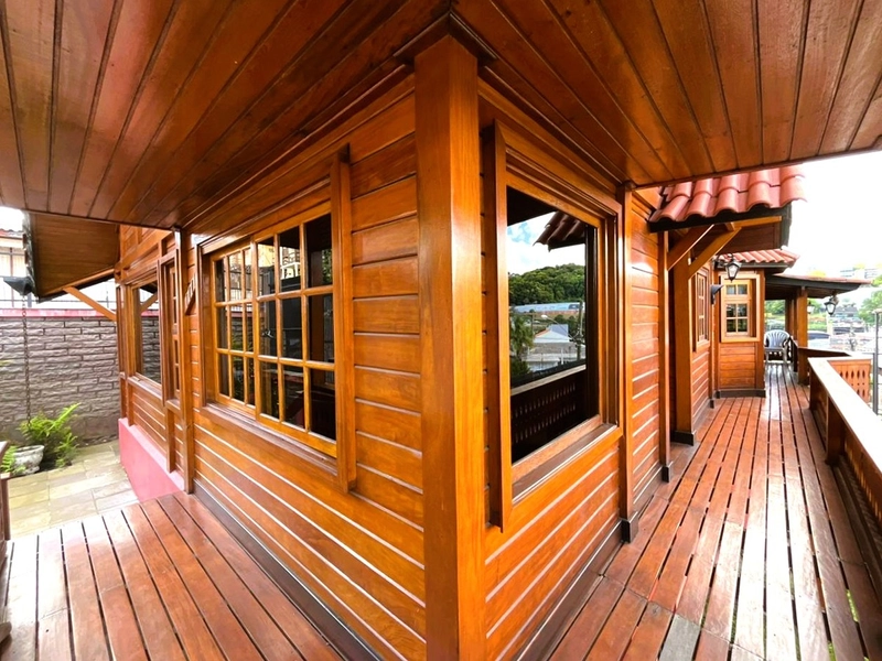 Casa de Esquina no Bairro Salgado Filho: 2ª foto da galeria de imagens do imóvel