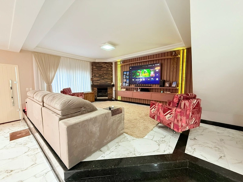 Casa com 4 dormitórios, sendo um suíte com closet: 6ª foto da galeria de imagens do imóvel