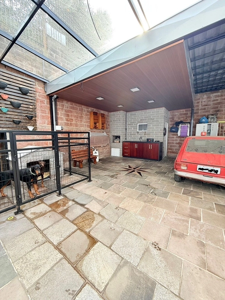 Casa com 4 dormitórios, sendo um suíte com closet: 35ª foto da galeria de imagens do imóvel