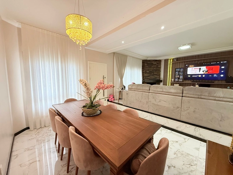 Casa com 4 dormitórios, sendo um suíte com closet: 4ª foto da galeria de imagens do imóvel